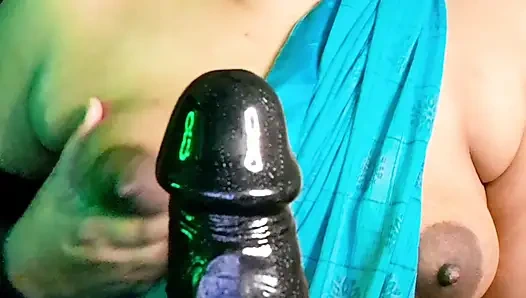 Rol yapma fantezi videosu - yeşil sari içinde tamil üvey anne baştan çıkarma