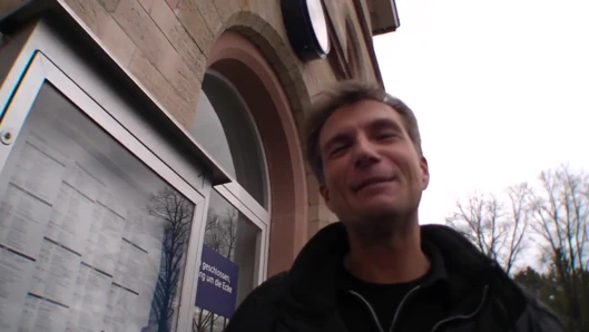 18 yaşındaki ufacık kaltak sikiliyor ve azgın sikiliyor