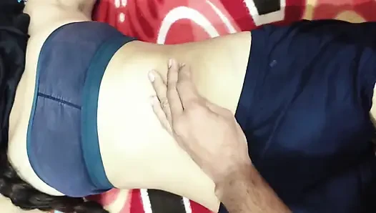 Hintli desi üvey kız kardeş üvey erkek kardeşiyle sert seks yapıyor ve amcık yalıyor büyük yarak videosu