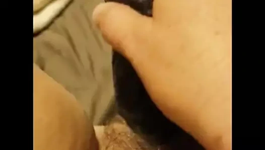 Bir kız ve onun siyah yapay penis