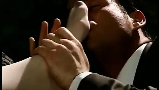 Sevimli sarışın Silvia Saint götünü siktiriyor