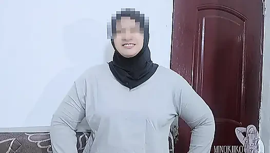 Отчаянное лето для потной шлюхи в хиджабе, ее мокрая киска не может мокрый принять член незнакомца - Minokiiko