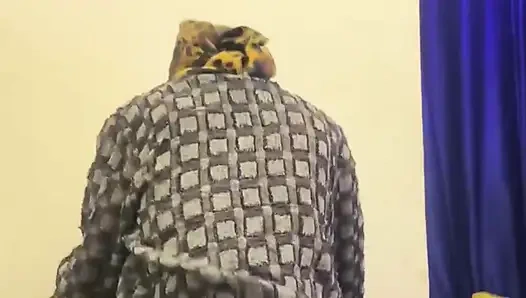 Piskoposlarım üvey kızı bu sert yarağı bir profesyonel gibi sikiyor