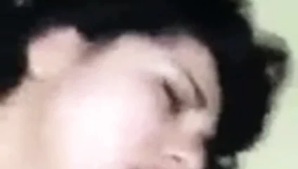 Kız kardeş sikişiyor