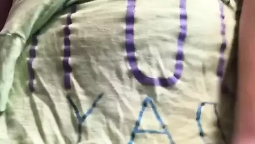 Şişman götlü büyük memeli bikinili sürtük