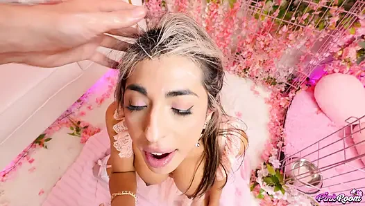 Pembe oda ep.29: emziren sürtük luna columbiana yıkılıyor