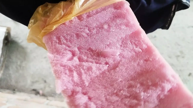 Hintli çocuk mastürbasyon yapıyor