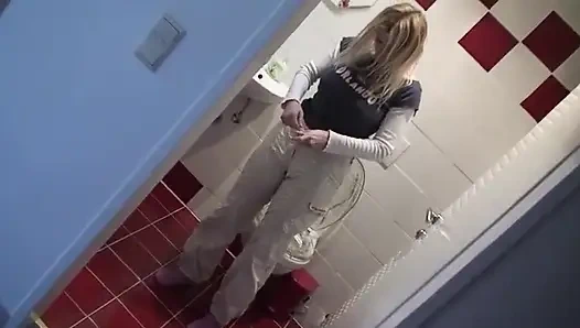 Sarışın kaltak evde işiyor