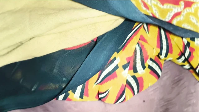 Seksi bhabhi devar ne flating karke pata liya uske baad puri raat kiya seks
