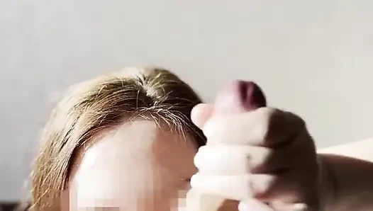 Şehvetli yarak masajı ve taşak yalama - büyük bir boşalmaya neden oldu! Güzel Julia'dan elle muamele