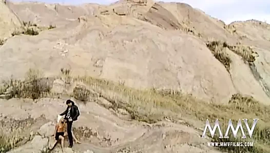 Muhteşem güzellik kahrolası bir sert horoz açık havada