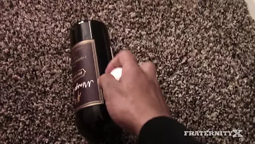 Götünü parçalıyor