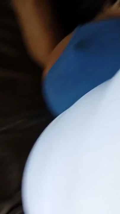 O Esnek Memelerini Zıplatıyor!!! Dar Beyaz Taytlı Seksi Latina-Kolombiyalı Bebek | Klip 1