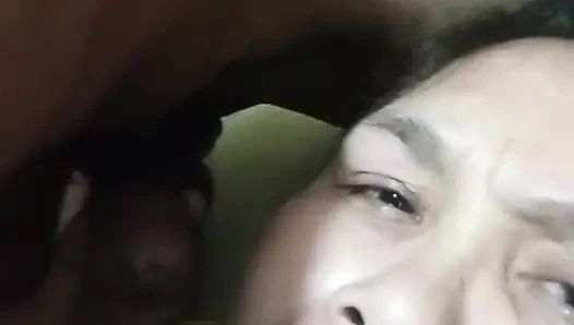 69 pozisyonunda oynamış ve kamera karşısında sikişmiş.