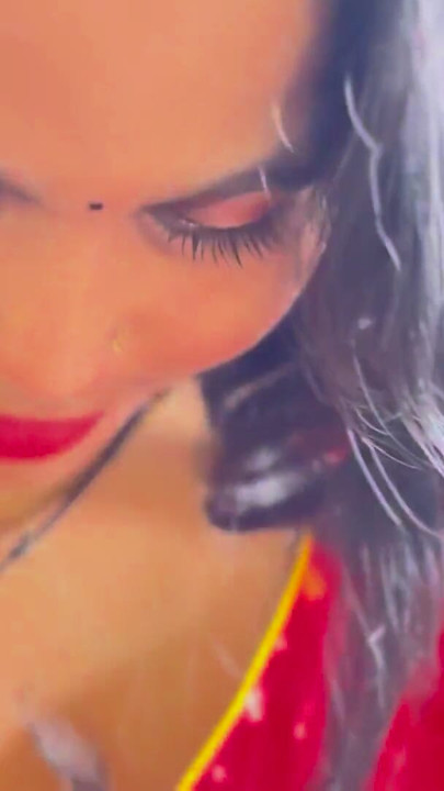 Seksi annem ile ateşli mutfak karşılaşması tutkulu sekse dönüştü | Klip 1