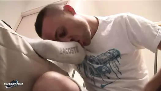 Sketboy.com - spor ayakkabı bağımlılığı