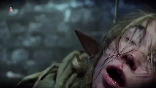 Tasmalı Emekleyen Kız - Karanlık Ev 2 #1