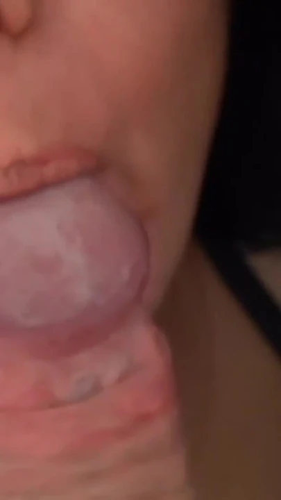 Волнующий момент из "Раб-куколд! Незнакомец трахает твою жену, пока ты дрочу и ты лижешь все чистое!"