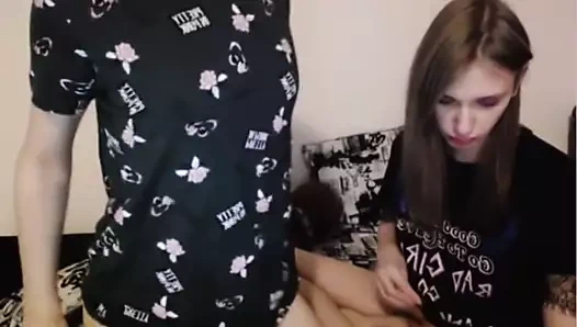 Alice ve Jenny tekrar birlikte oynuyor