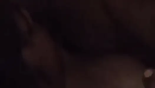 Kardeşimin penisi çok kalın ve içine girip vajinamı yırtıyor.