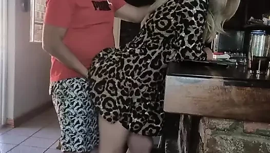 İyi ve sert domaltmalı sikiş