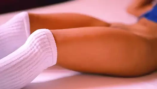 Yaşlı sstepister ve üvey erkek kardeşinin taşra evindeki arkadaşı.