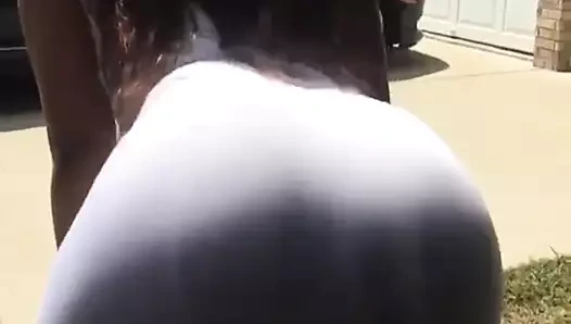 Kız arkadaş kamera için twerk yapıyor