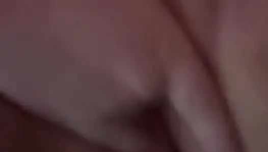 Şişman ıslak amcığımı parmaklıyorum