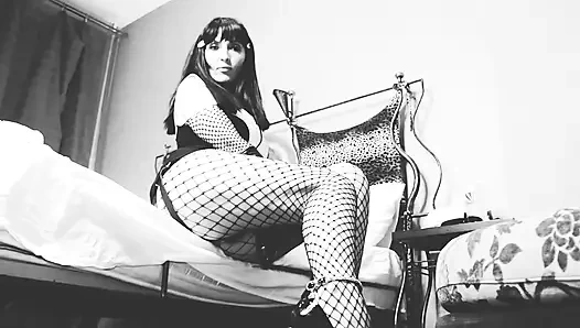 Yalnız sahibe bdsm takma yarak büyük zenci yarağı lateks orta yaşlı seksi kadın siyah beyaz