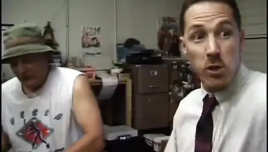 Kızıl saçlı cüce bebek yakışıklı adama sakso çekiyor