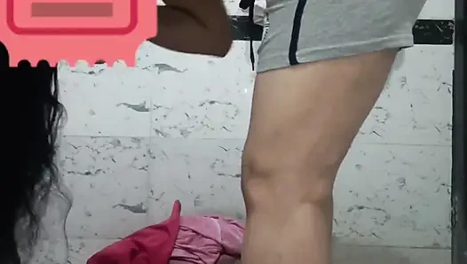 Priya bhabi banyoda tam açık vücut ateşli egzersizi
