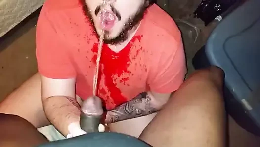 Siyah ve şişman işemek