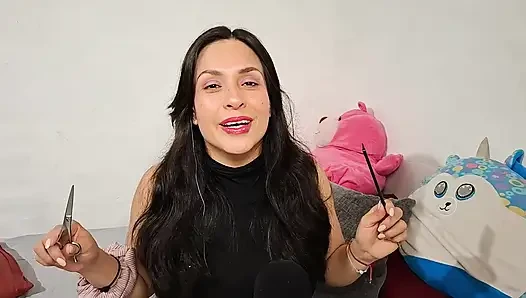 Asmr rol yapma kız arkadaşın saçını kesiyor
