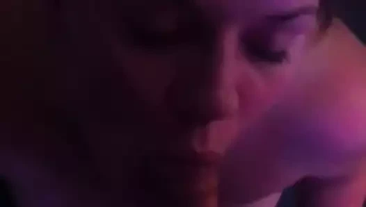 O ağzını tadı boşalmak için açar