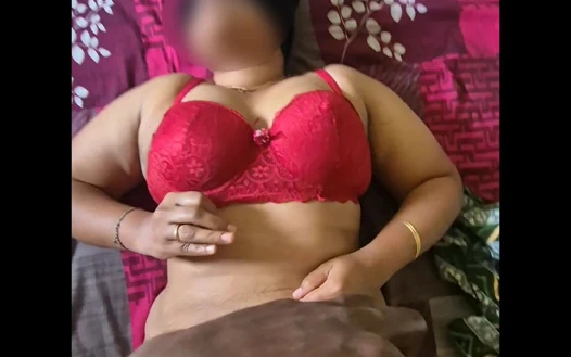 Seksi kırmızı sutyenli ateşli sulu memeli yenge bakış açısı dölleme seksi