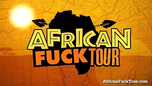 Afrikalı kız beyaz turist cum yüz alır!