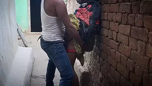 HINTLI KÖYLÜ TEYZE