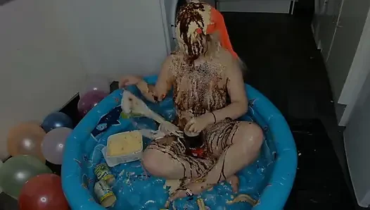 Holly kitten dondurma sundae