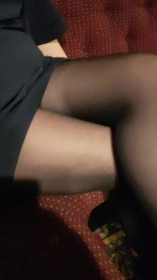Yanıp sönen naylon bacaklar