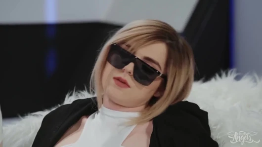 Trans angels - transangellerini ilk kez sikiyor, ella hollywood
