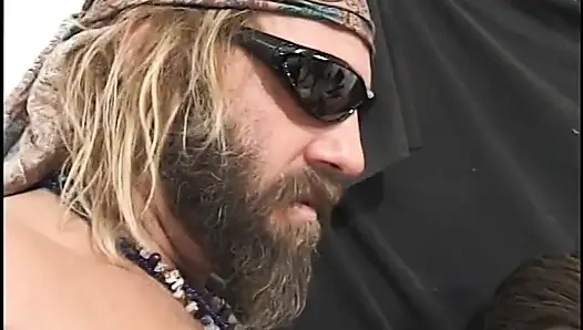 Bir sürü apetiteli nine zenciden beyaz erkeklere almayı seviyor