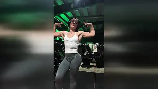 Instagram canlı kaza: 18 yaşındaki bakire grup seks - delikler parçalanıyor ve dölleniyor!