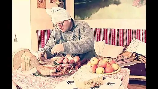 Yaşlı adam çift amına boşalmasıyla sikişiyor