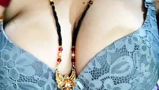 Seksi yenge ne apni amcık şımartan kari