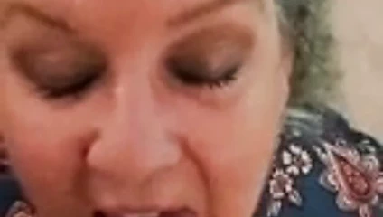 karısının yüzüne püskürtülür