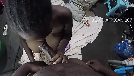 Önce sikini emdim, sonra beni sikti