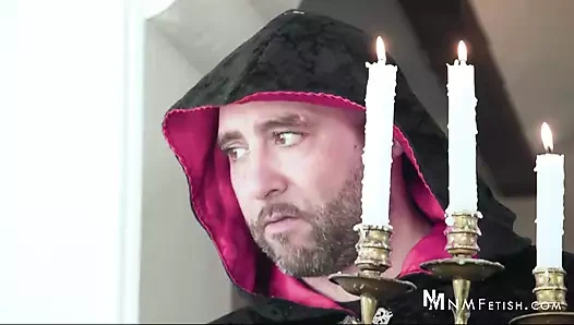 İki yarak almak için eğitildi - fetiş kız