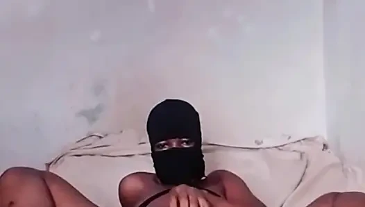 Islak sıkı amcık dildoyla sikiliyor