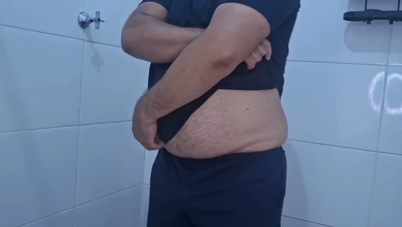Porno gay brasileño en la ducha con su marido