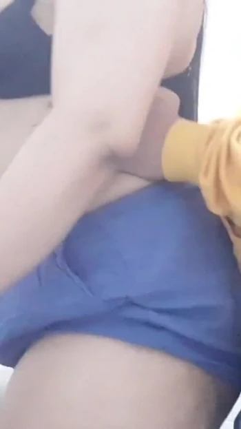 Сногсшибательный момент из "Я хочу Надош, он вошел ко мне и разогрел меня, так что они вошли в меня"